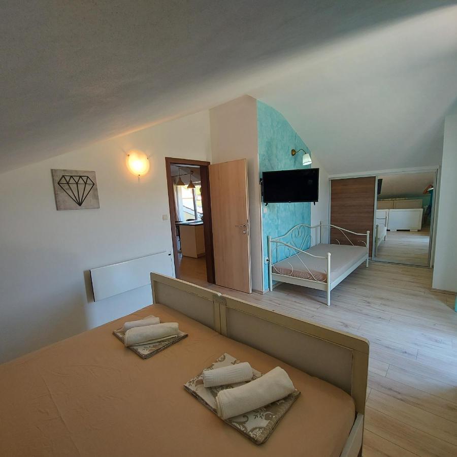 Apartments Batistic Supetarska Draga Exterior foto